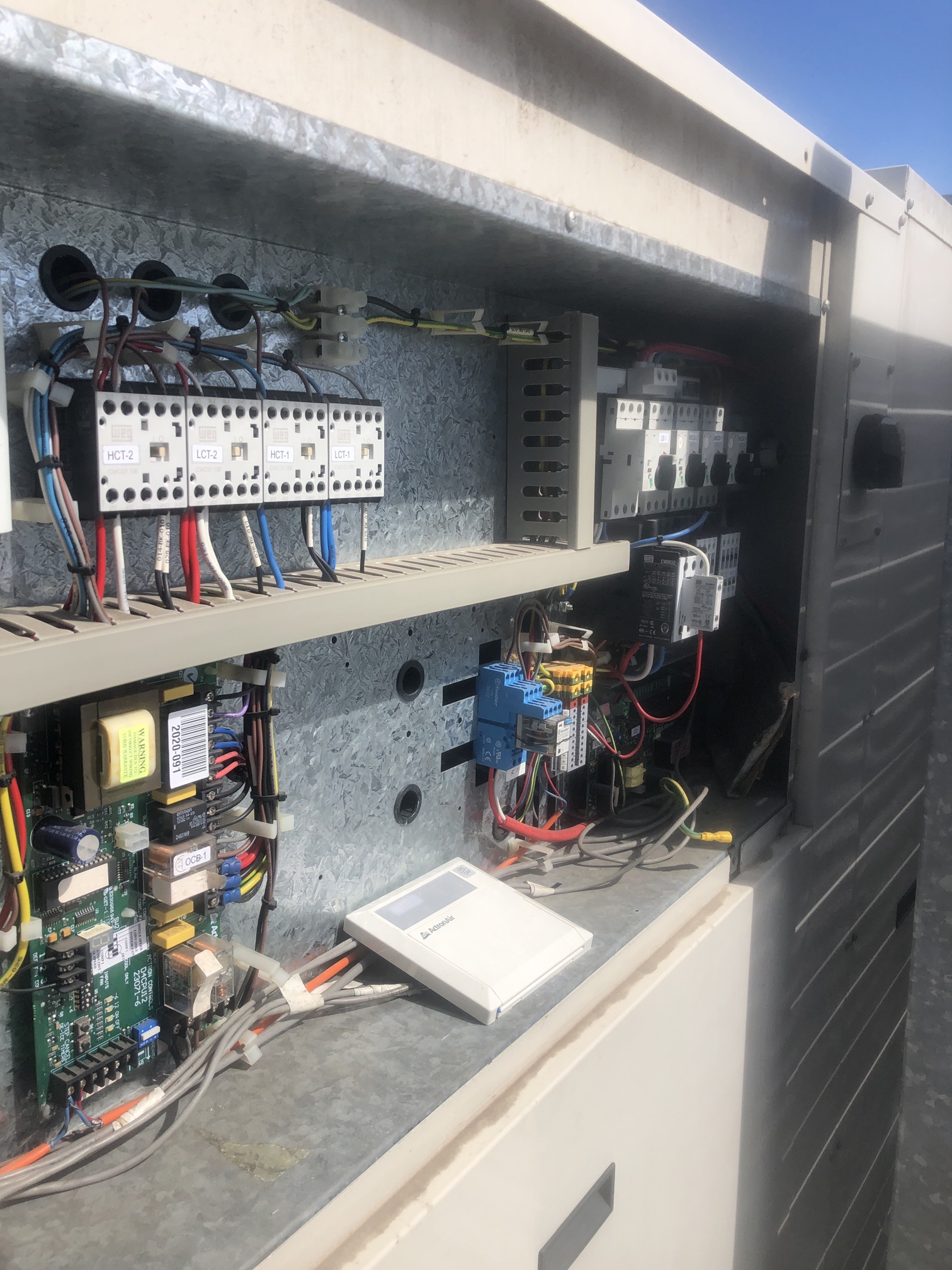 Commercial air conditioning repair Ooralea QLD