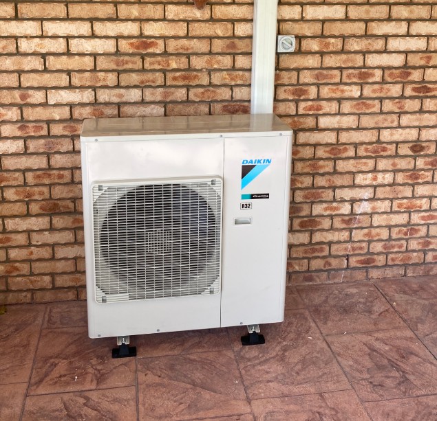 Split system air conditioner installation Andergrove QLD