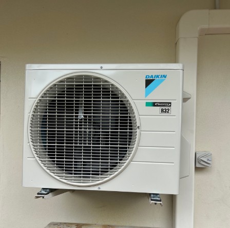 Split system air conditioner installers Glenella QLD