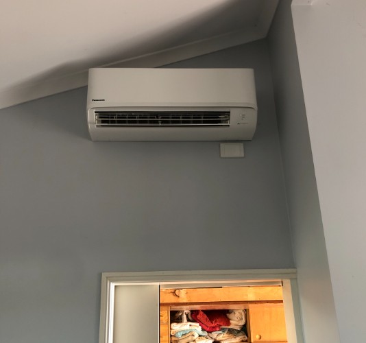 Split system air conditioner installation Beaconsfield QLD