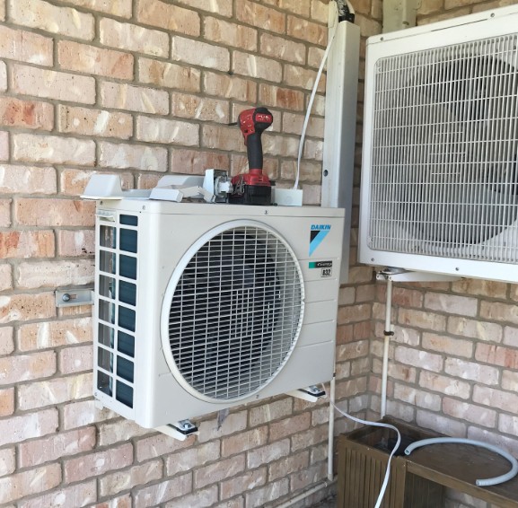 Split system air conditioner installation Pleystowe QLD