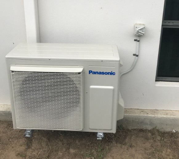 Split system air conditioner installation Shoal Point QLD