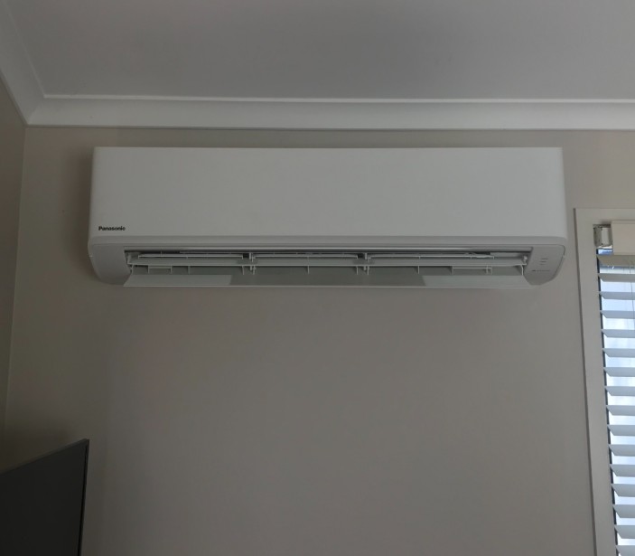 Split system air conditioner installers Blacks Beach QLD