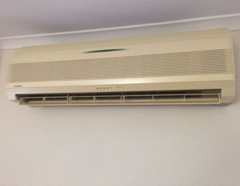 Split system air conditioner service Farleigh QLD